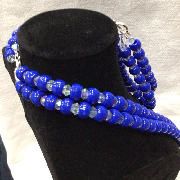 Vibrant Blue and Crystal Beaded Necklace, Bracelet, and Earring Set - Picture 9 of 15